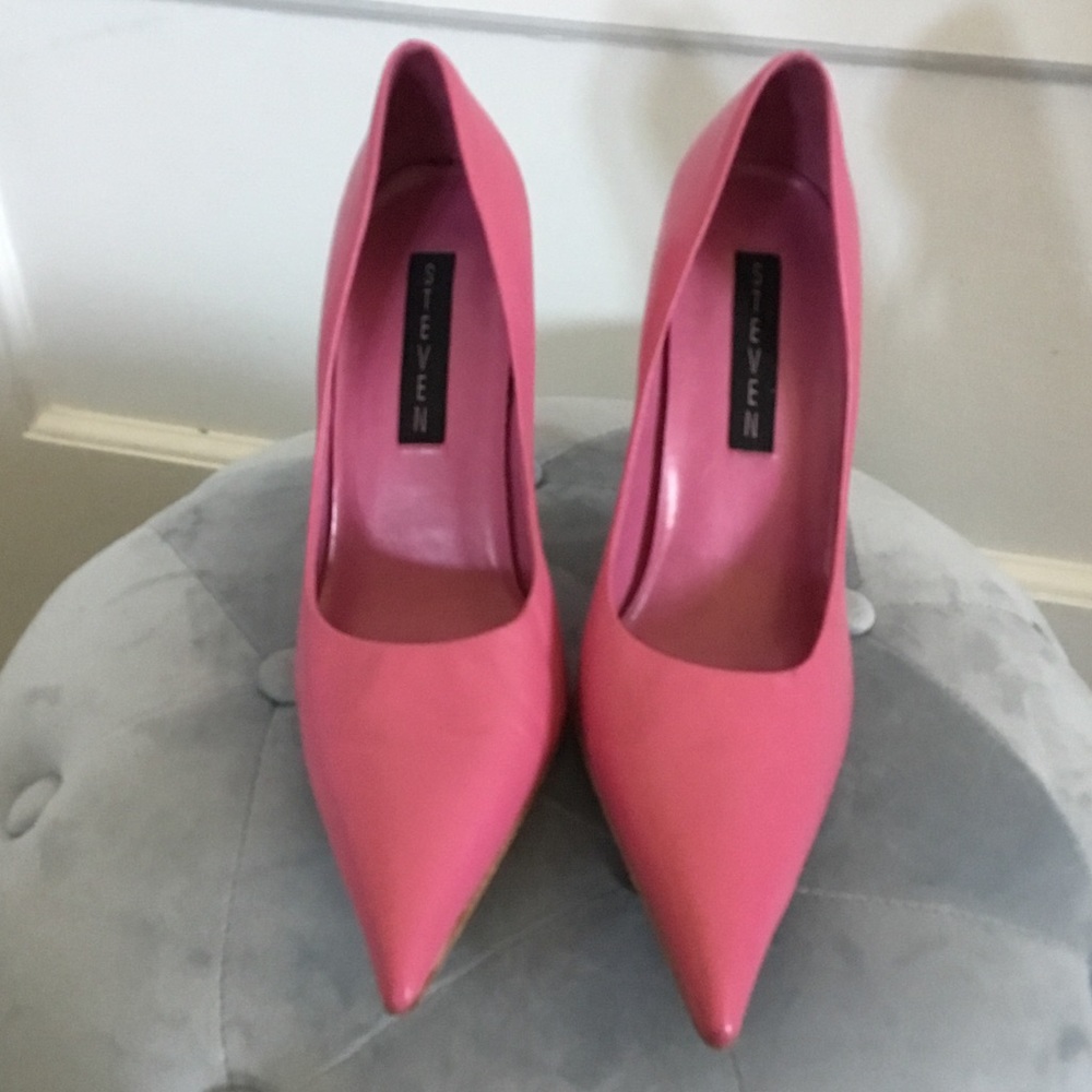 Pointed Pumps - image 1